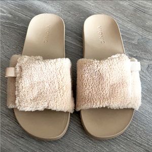 Vionics Faux Fur Slide slippers Sandals size 7